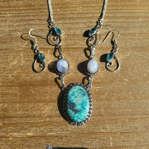 Rainbow Moonstone / Chrysoprase / Blue Topaz Jewelry Set / Necklace / earrings - Picture 3 of 3